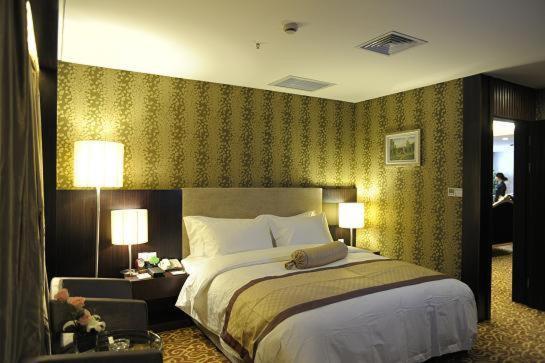 Wuhan Junyi Dynasty Hotel Room photo